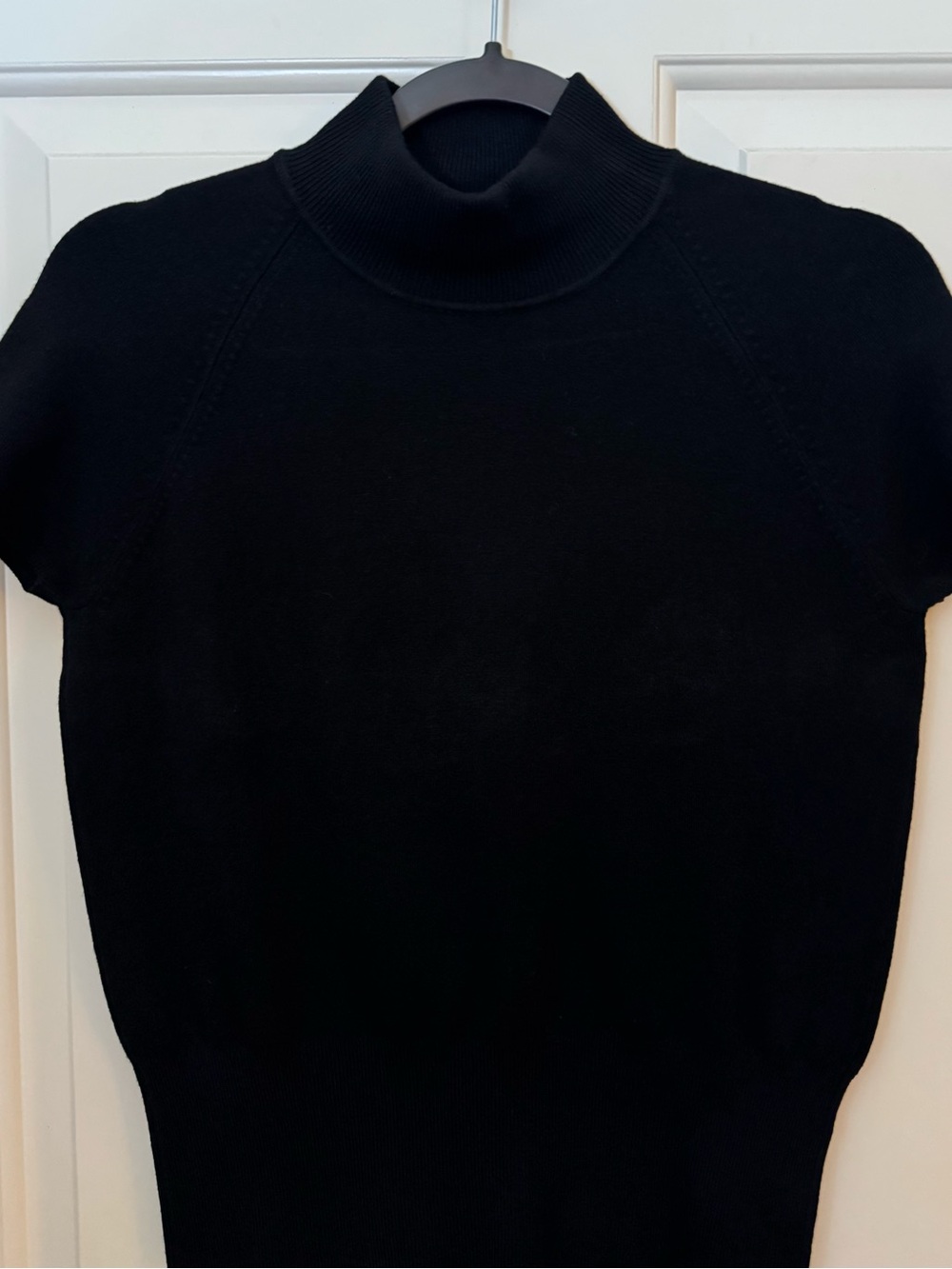 be Sweater Short-Sleeve Black Turtleneck Sweater Size - Medium - Picture 3 of 12